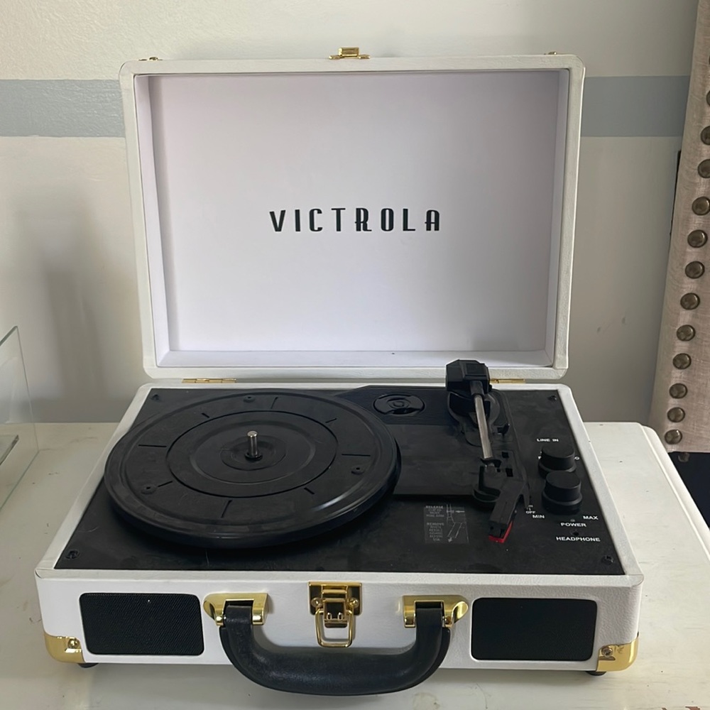 White Victrola Record Player Suitcase